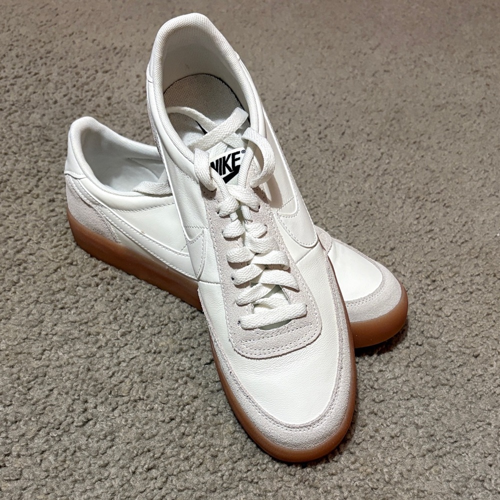 Nike Women’s White Classic Sneaker with Gum Sole size 11